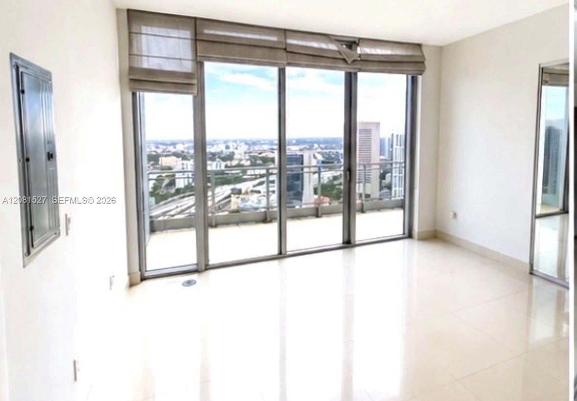 90 SW 3rd St, Miami FL 33130 photo 3