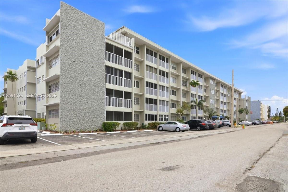 330 SE 2nd St # 501G, Hallandale Beach FL 33009 photo 2