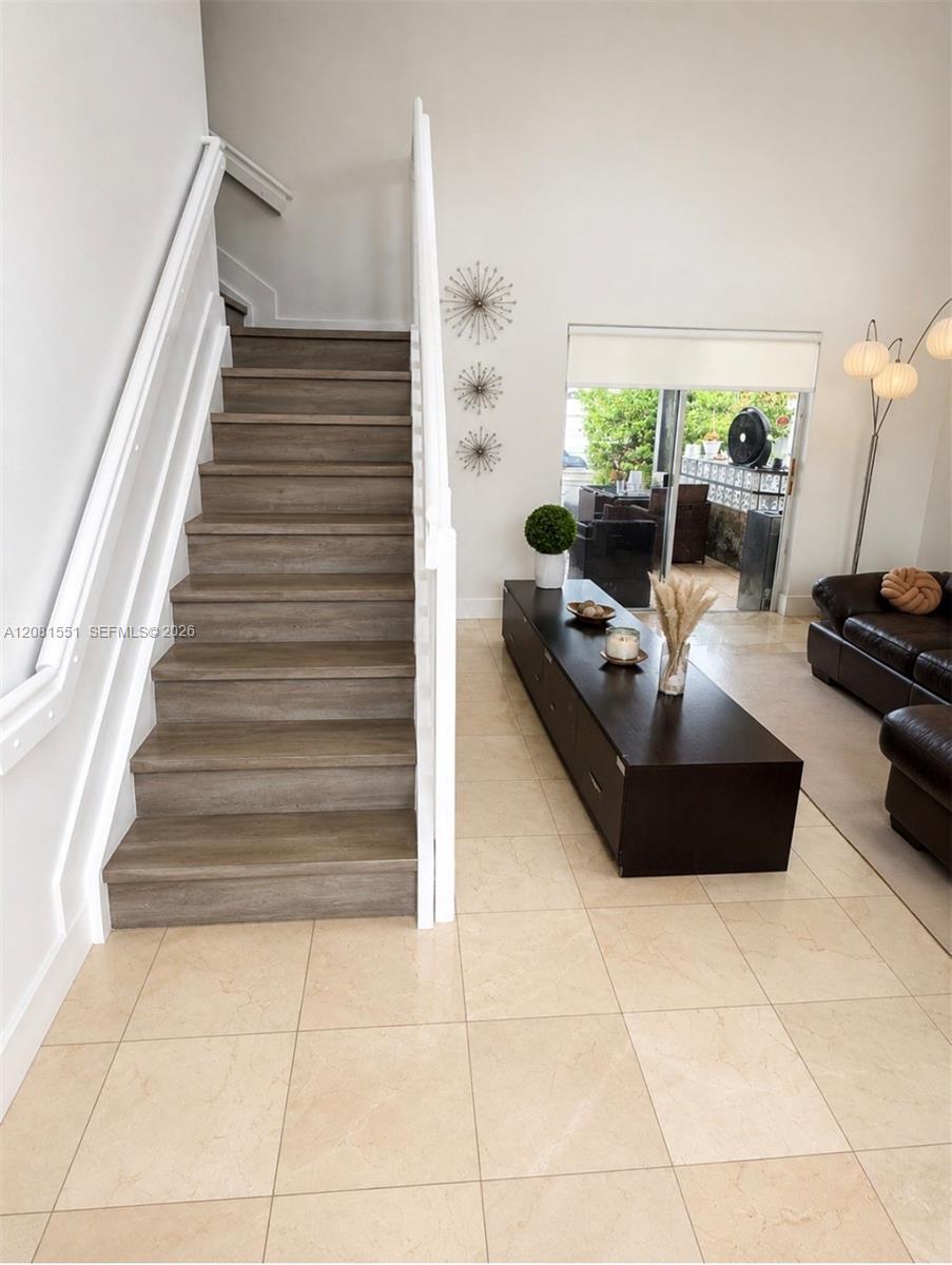 7983 NW 186th Ter, Hialeah FL 33015 photo 4