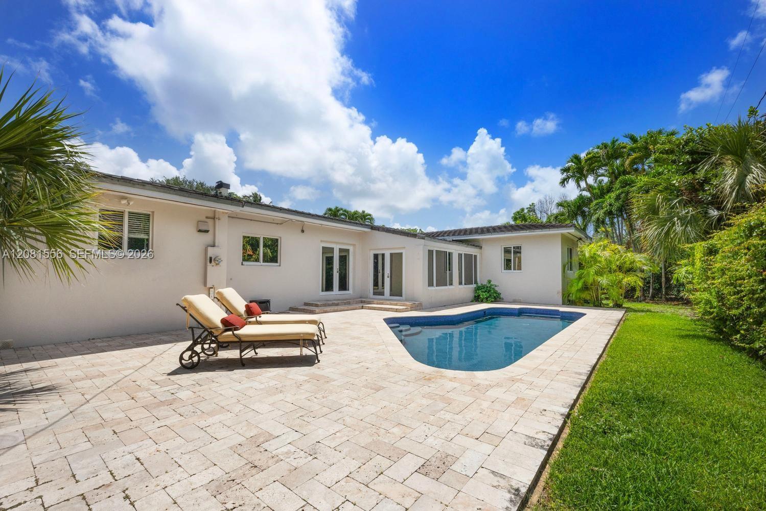 6610 Santona St, Coral Gables FL 33146 photo 2