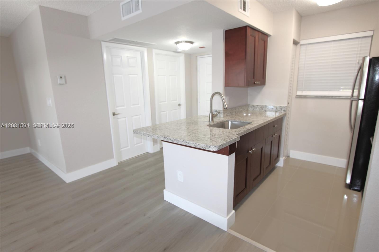 2880 N Oakland Forest Dr # 212, Oakland Park FL 33309 photo 4