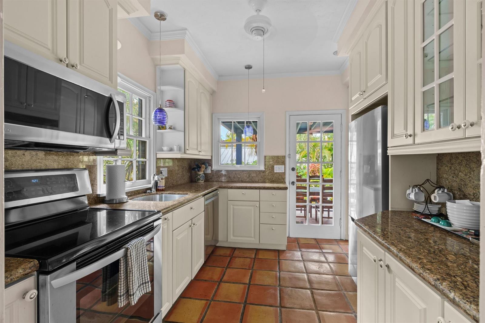 1609 NE 2ND Court, Fort Lauderdale FL 33301 photo 5