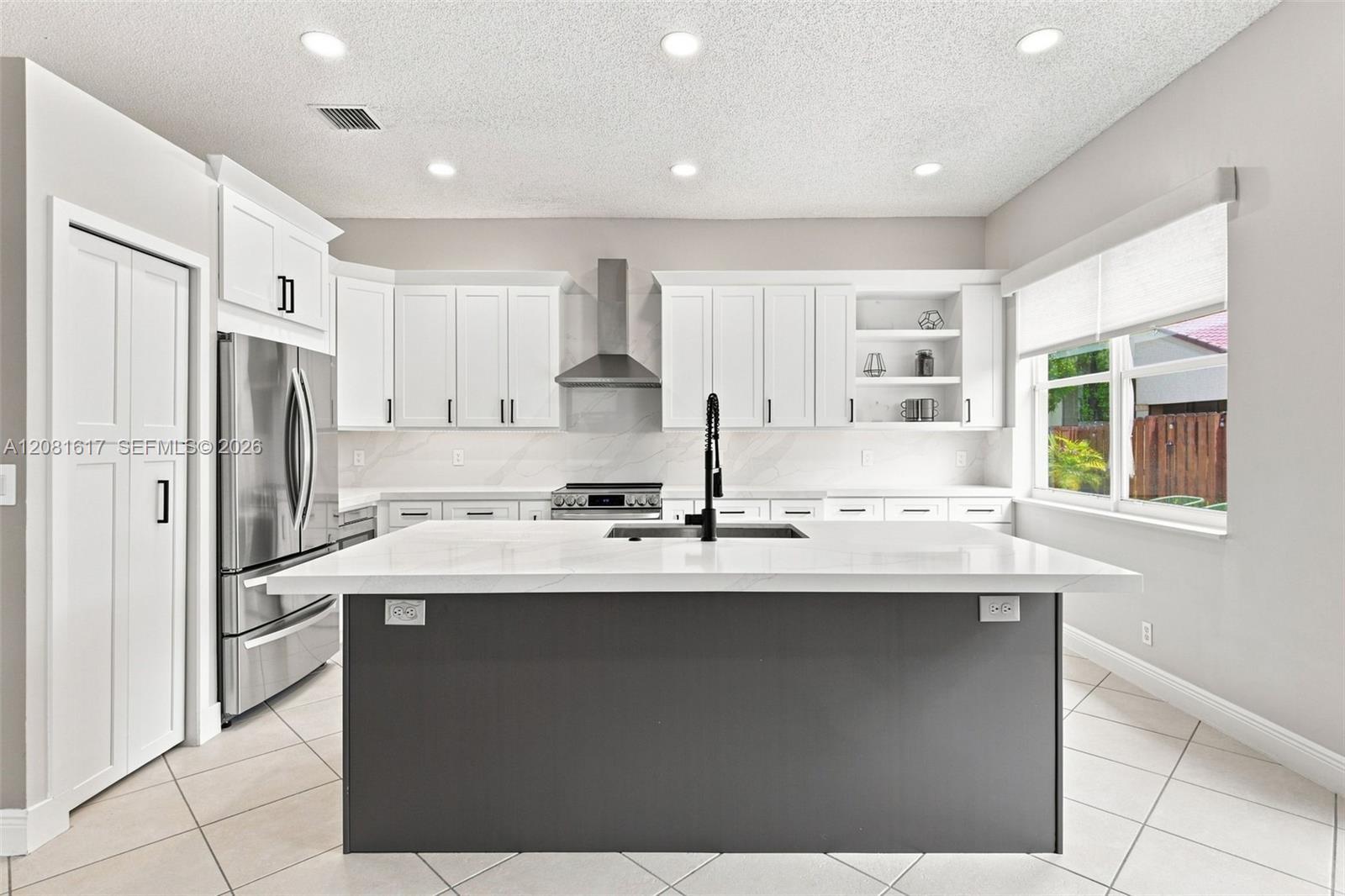 1521 SW 194th Ter, Pembroke Pines FL 33029 photo 5