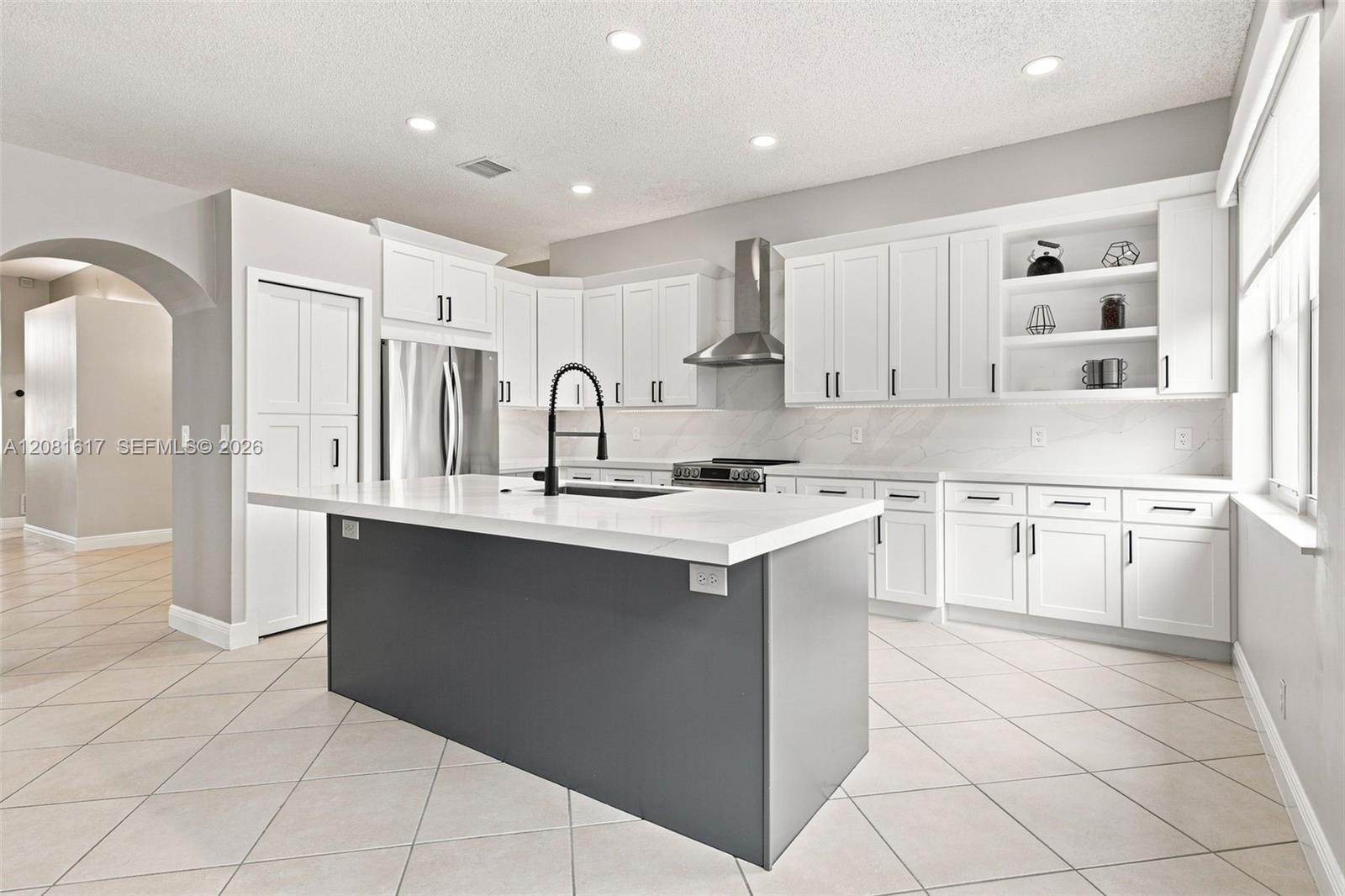 1521 SW 194th Ter, Pembroke Pines FL 33029 photo 4