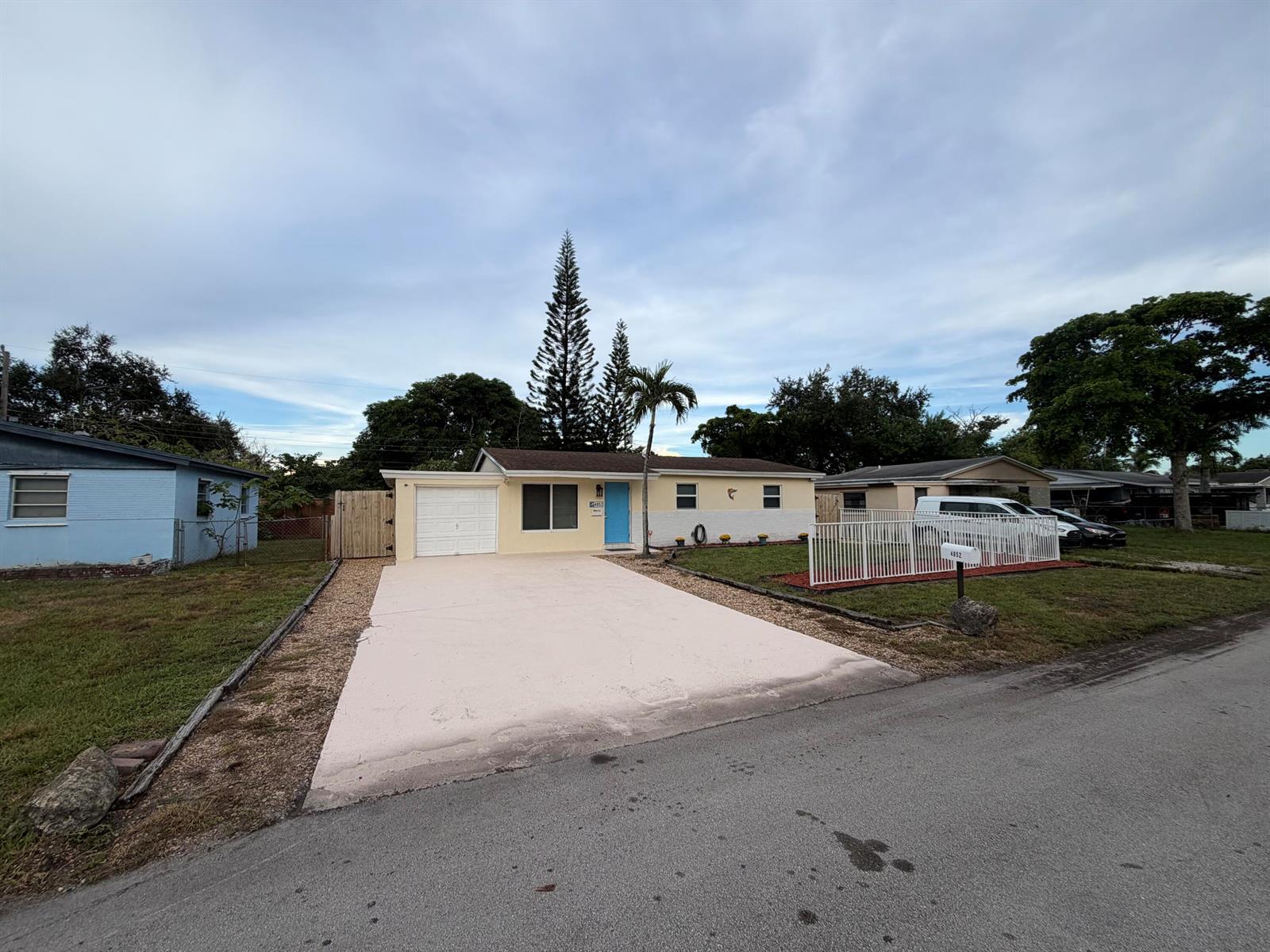 4852 SW 44TH Terrace, Dania Beach FL 33314 photo 2