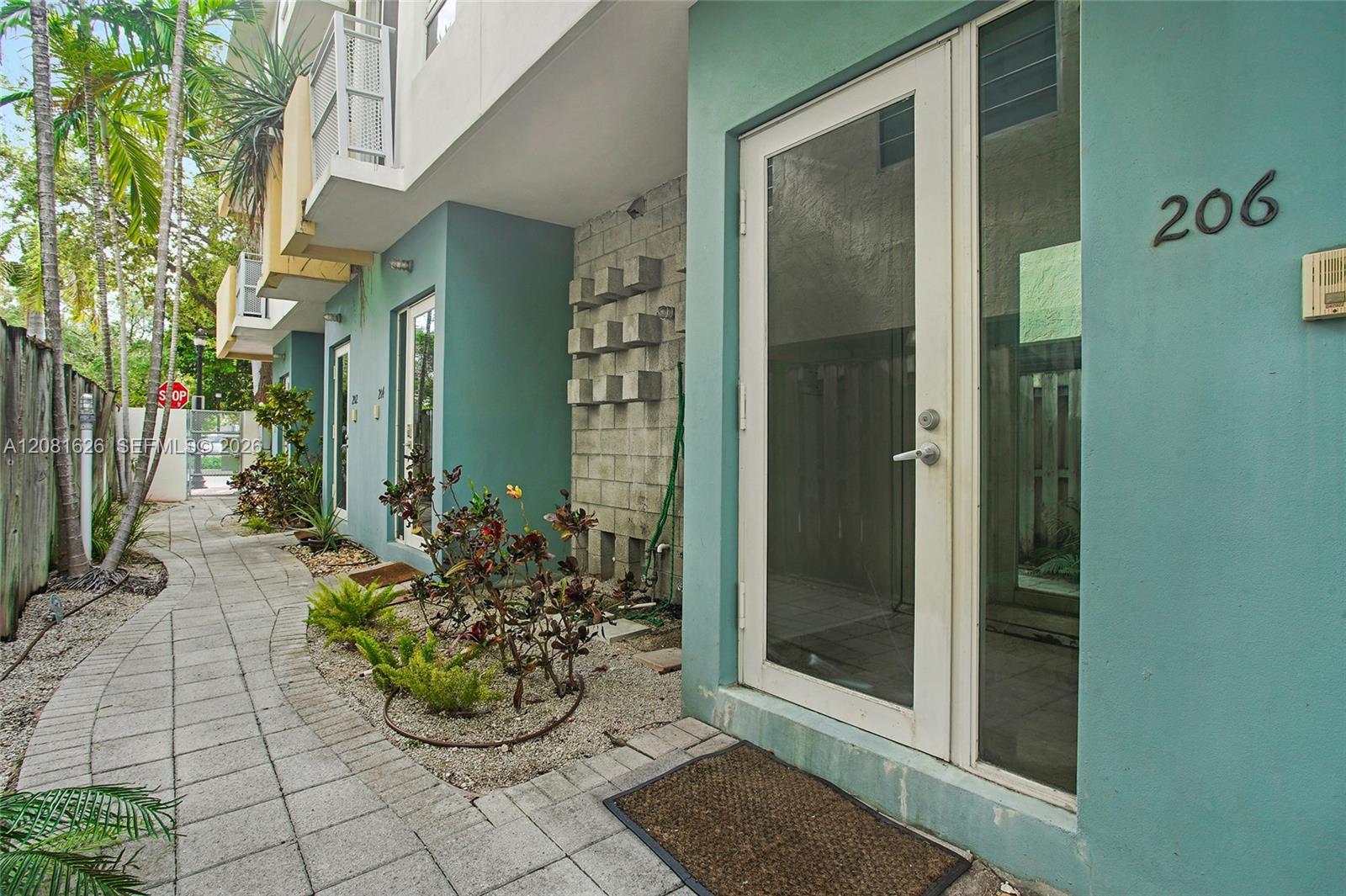 206 Washington Ave # 12, Miami Beach FL 33139 photo 2