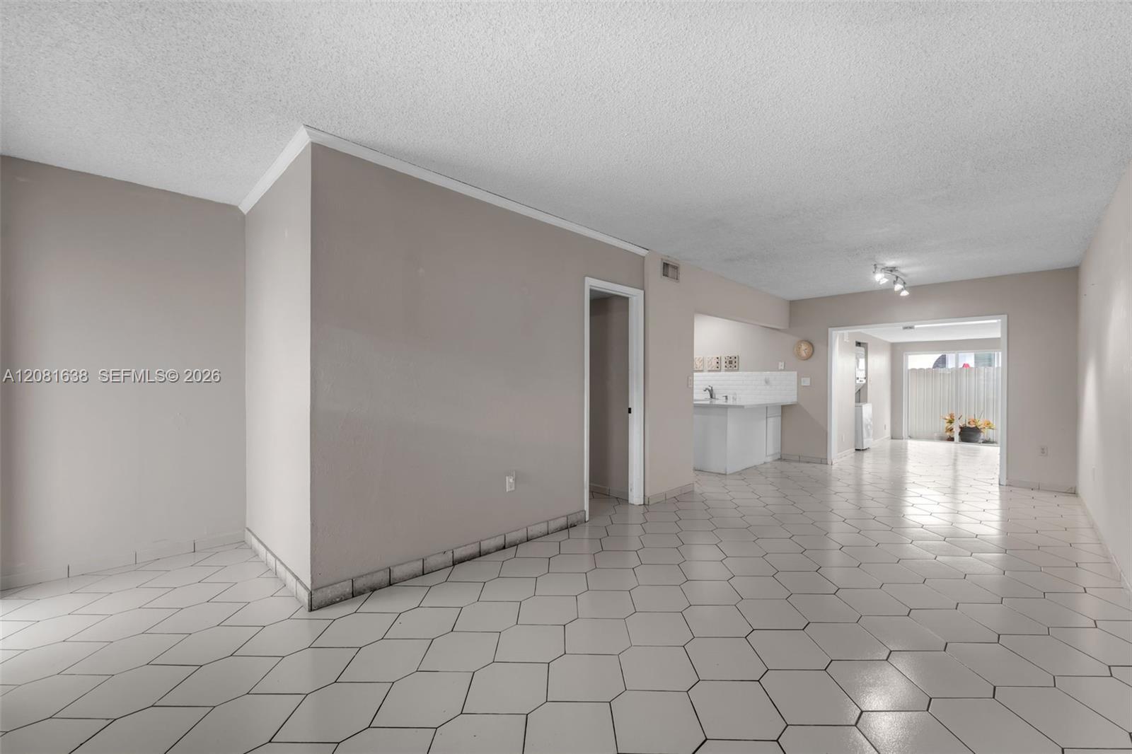 2018 SW 103rd Ct, Miami FL 33165 photo 3