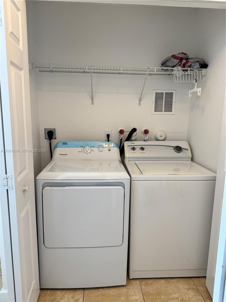 10242 NW 7th St # 204, Miami FL 33172 photo 4