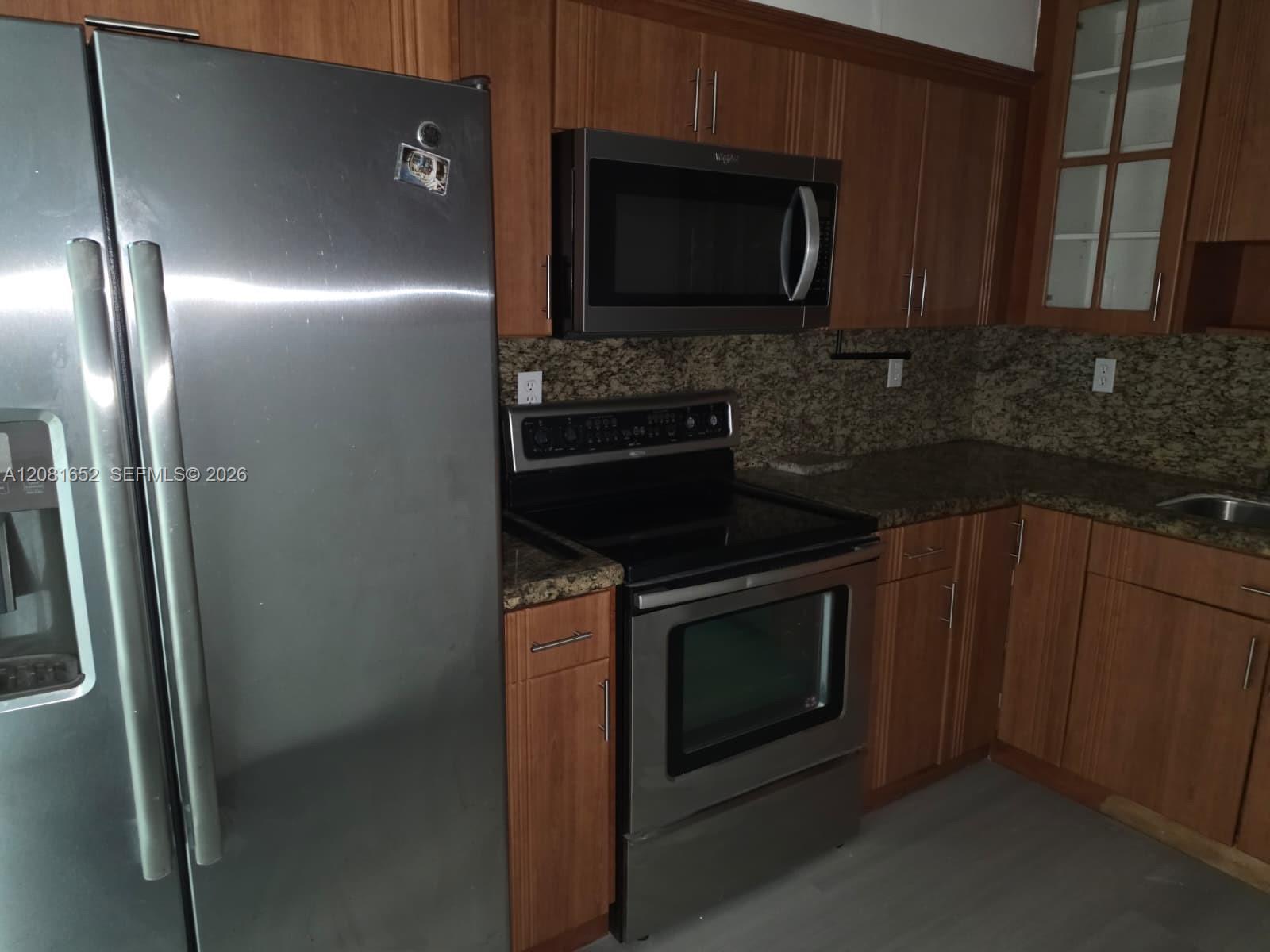 7300 NW 17th St # 408, Plantation FL 33313 photo 2
