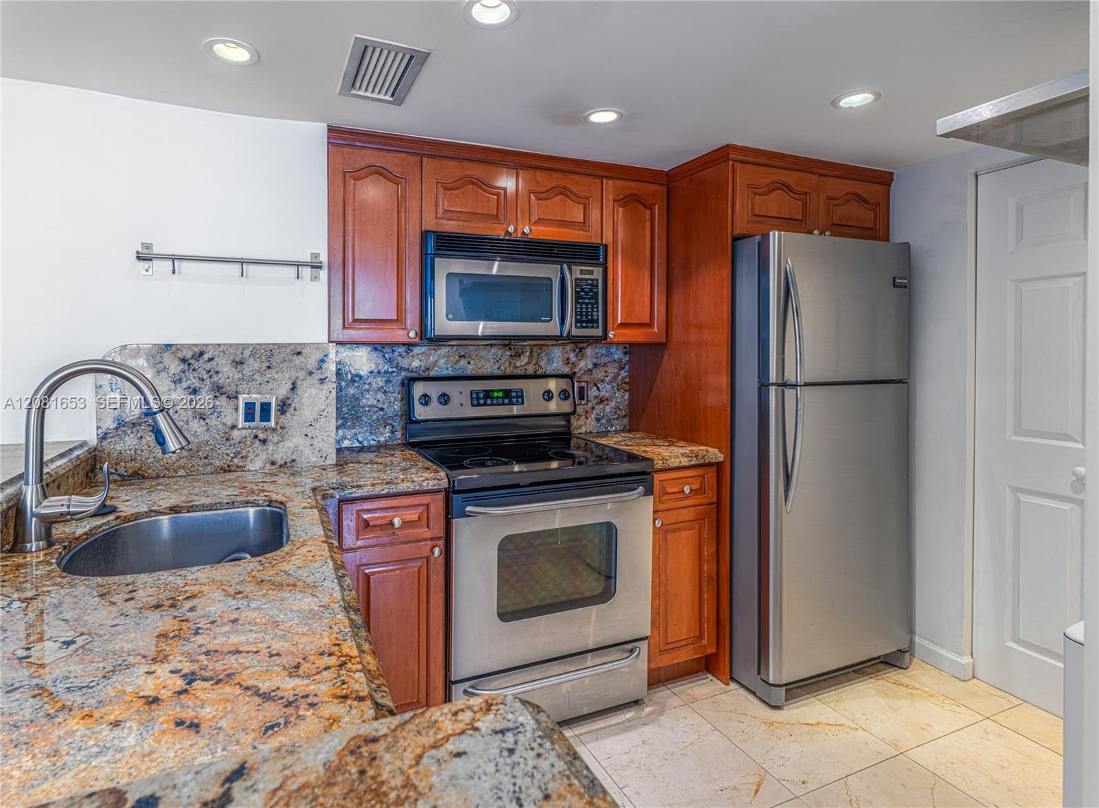 770 Claughton Island Dr # 1603, Miami FL 33131 photo 2