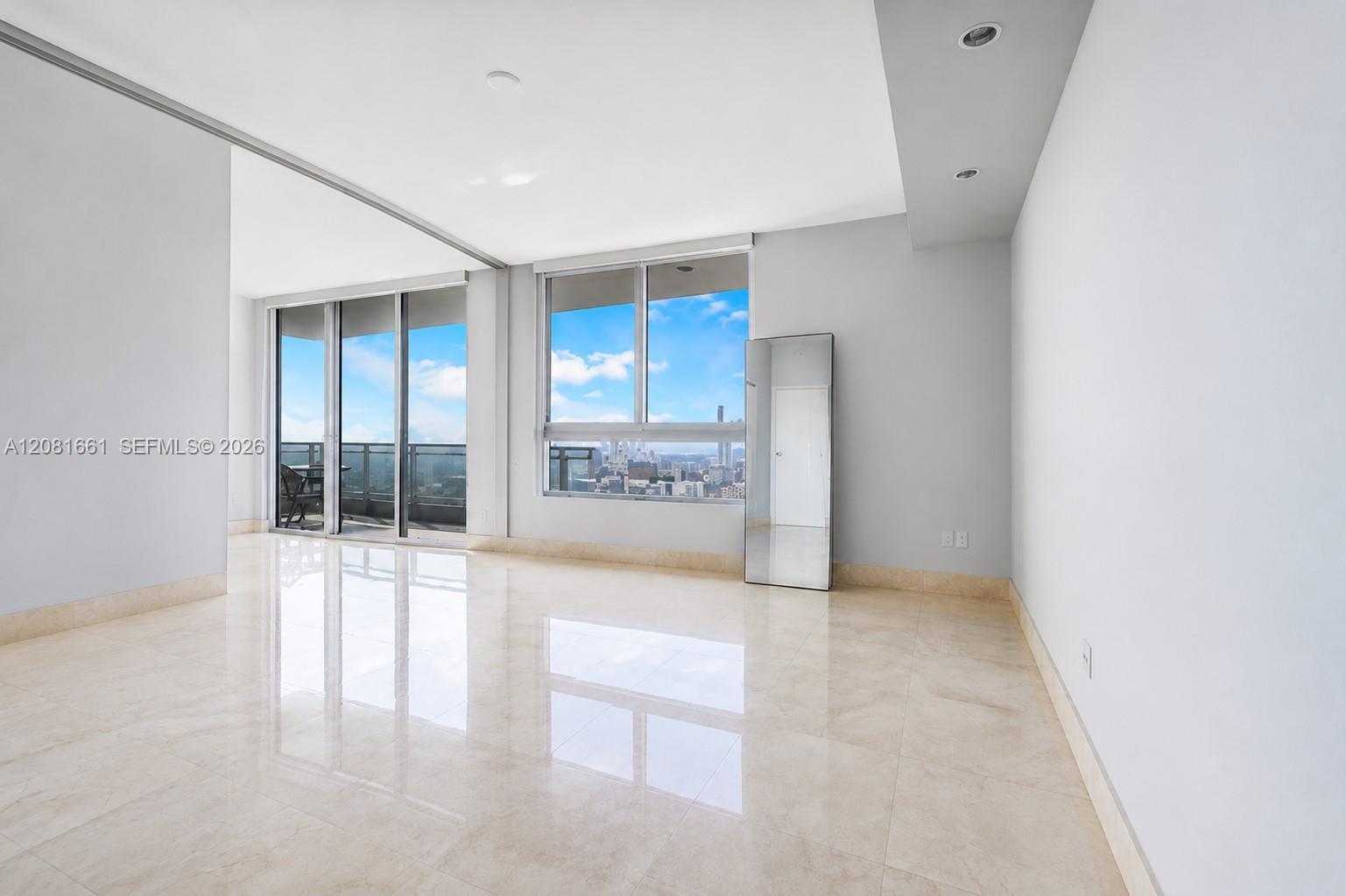 90 SW 3rd St # 3110, Miami FL 33130 photo 3