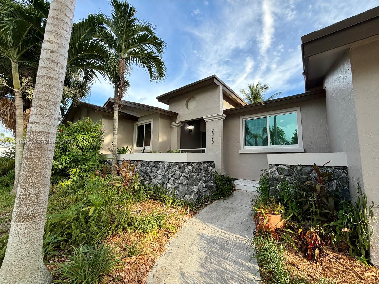 7920 SW 204th St, Cutler Bay FL 33189 photo 2