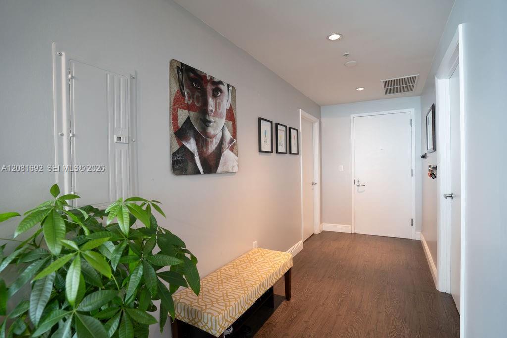 1900 N Bayshore Dr # 2018, Miami FL 33132 photo 2