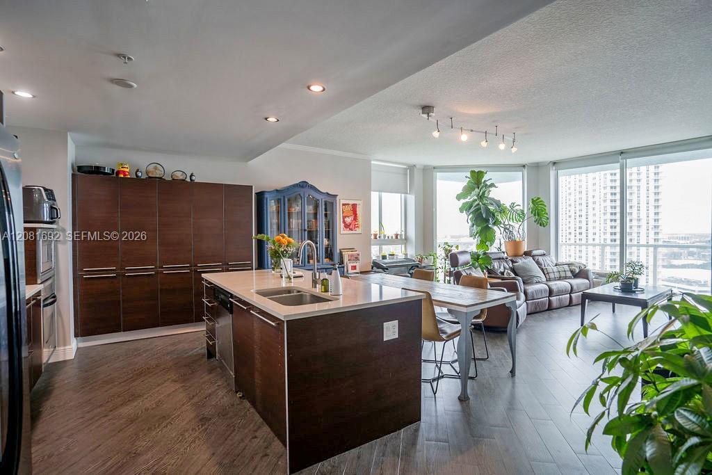1900 N Bayshore Dr # 2018, Miami FL 33132 photo 3