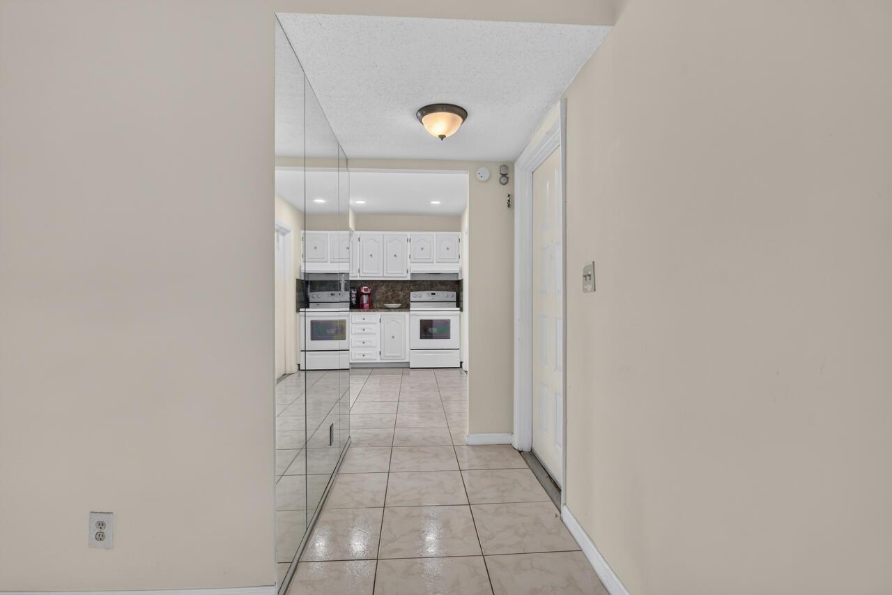 4140 NW 44TH Avenue # 411, Lauderdale Lakes FL 33319 photo 4