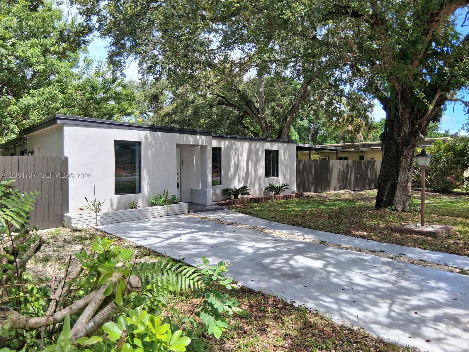 1535 NE 139 St, North Miami FL 33161 photo 2