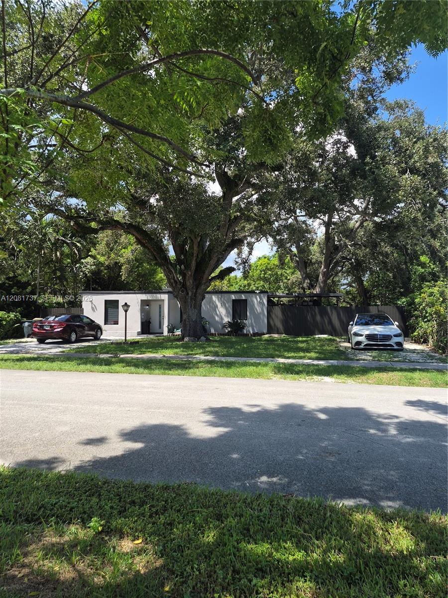 1535 NE 139 St, North Miami FL 33161