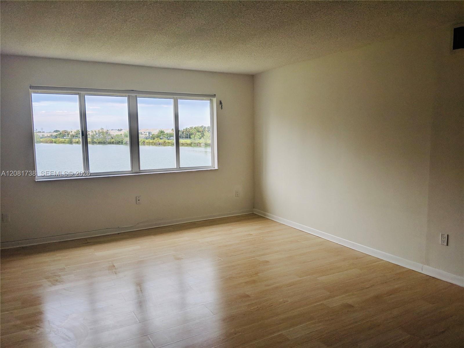 14820 Naranja Lakes BLVD, Homestead FL 33030-8338 photo 3