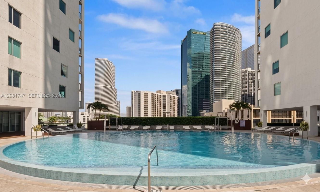 500 Brickell Ave # 2504, Miami FL 33131 photo 2