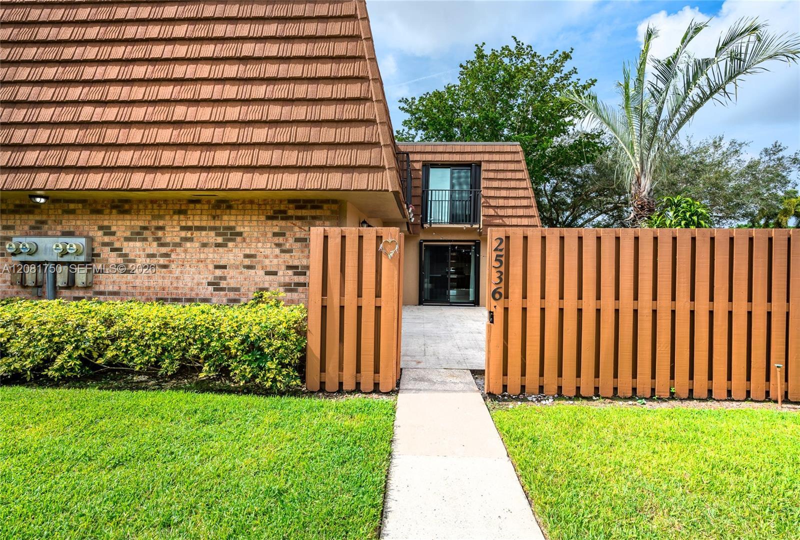 2536 Camelot Ct # 2536, Cooper City FL 33026 photo 2