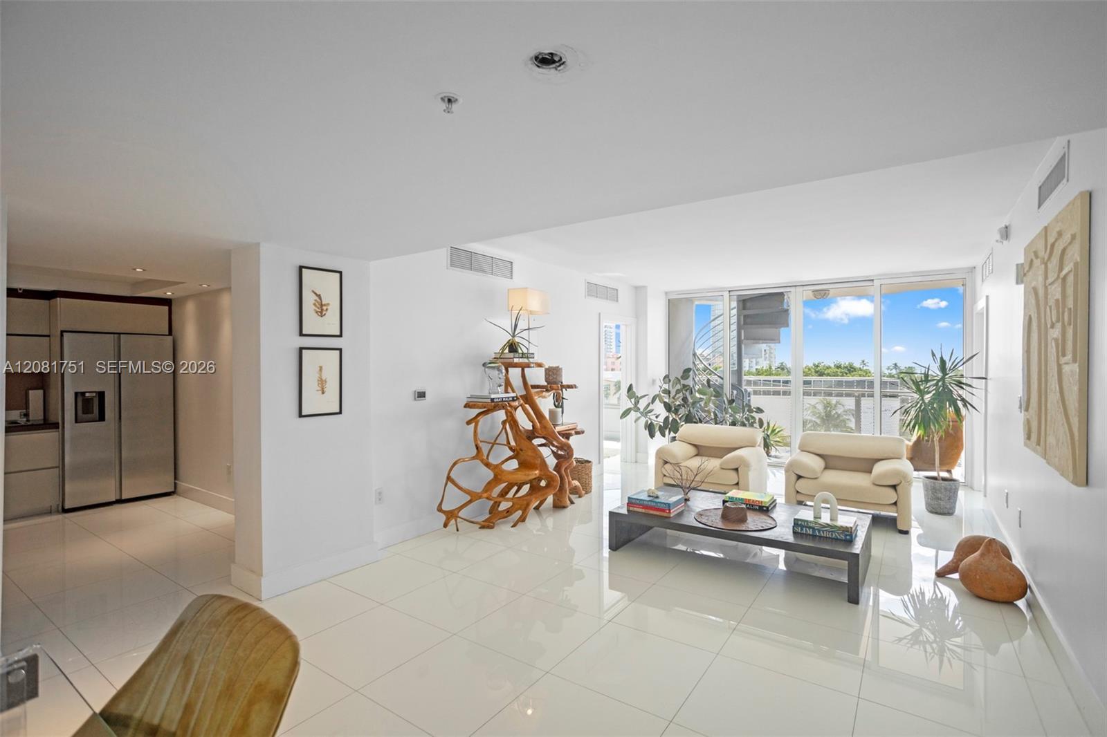 2155 Washington Ct # 601, Miami Beach FL 33139 photo 2