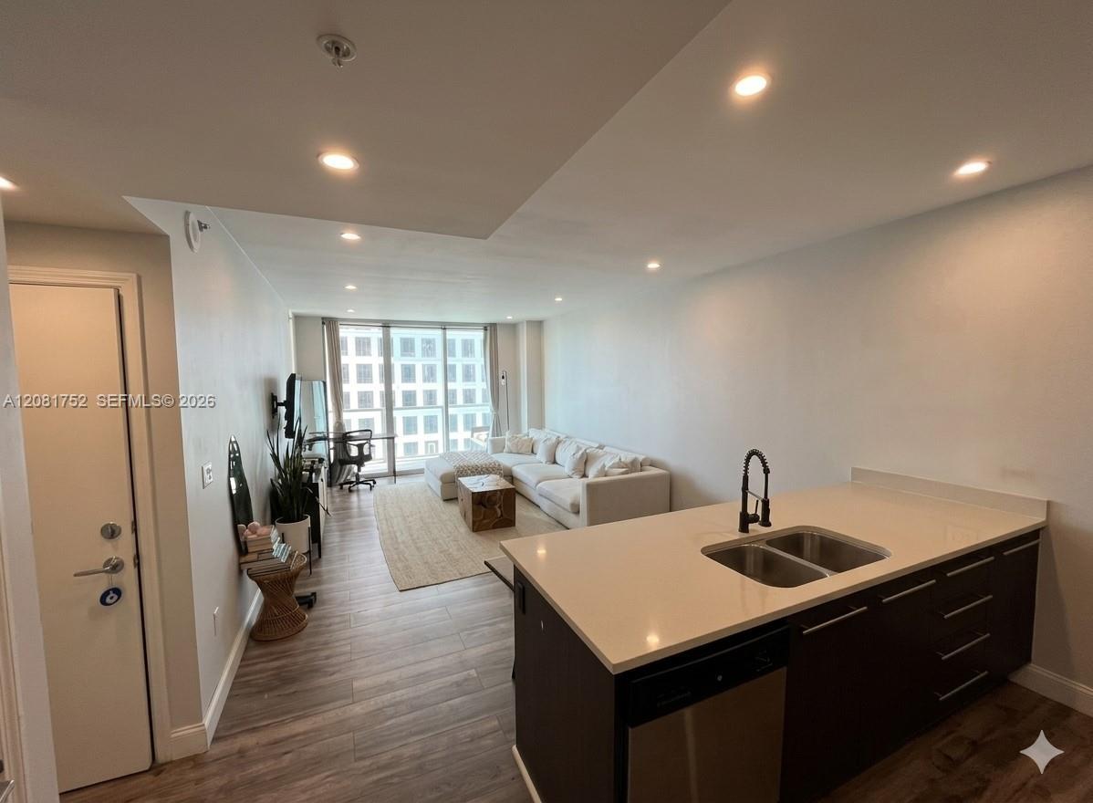 500 Brickell Ave # 1806, Miami FL 33131 photo 3