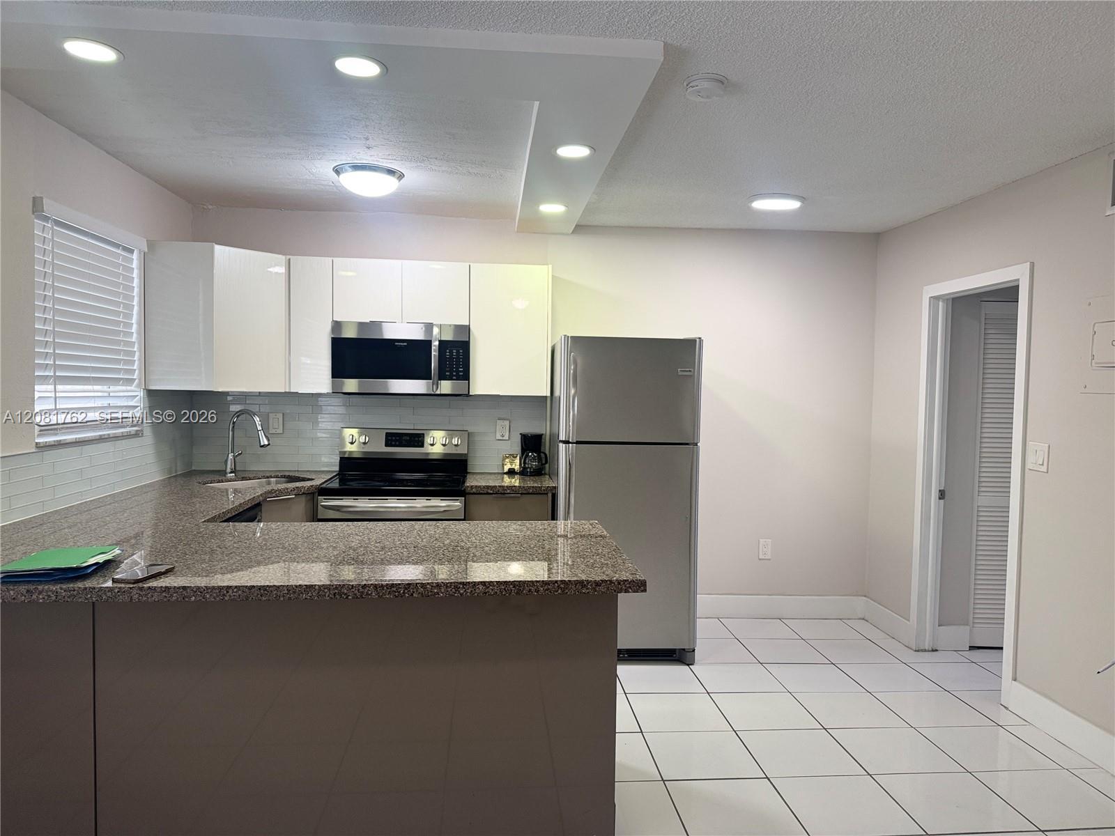 1975 NE 135th St # 3E, North Miami FL 33181