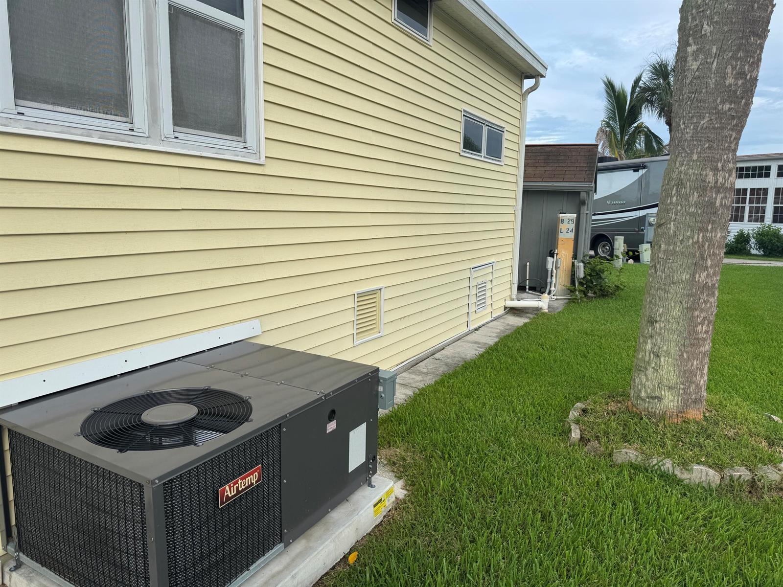 5374 SE 64th Terrace, Okeechobee FL 34974 photo 2