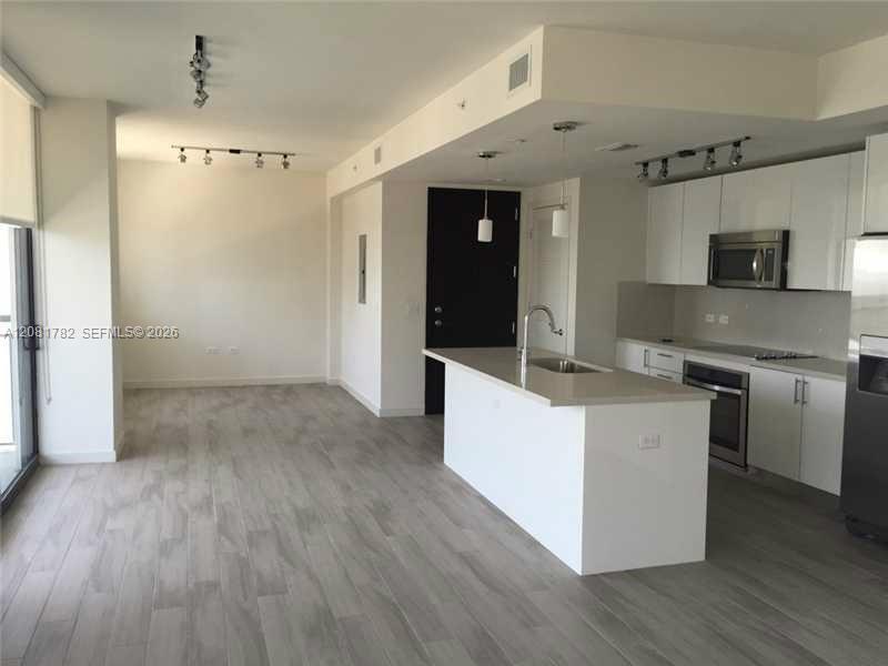 999 SW 1 AV # 2503, Miami FL 33130 photo 2