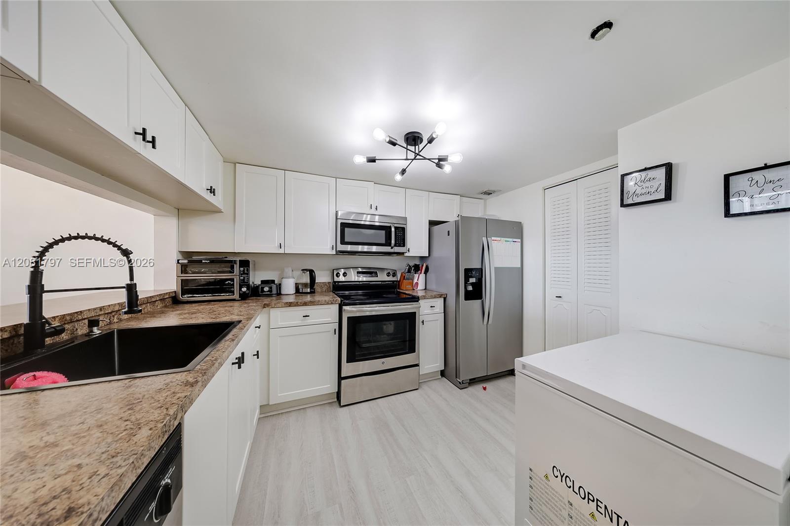 555 NE 15th St # 33G, Miami FL 33132 photo 3