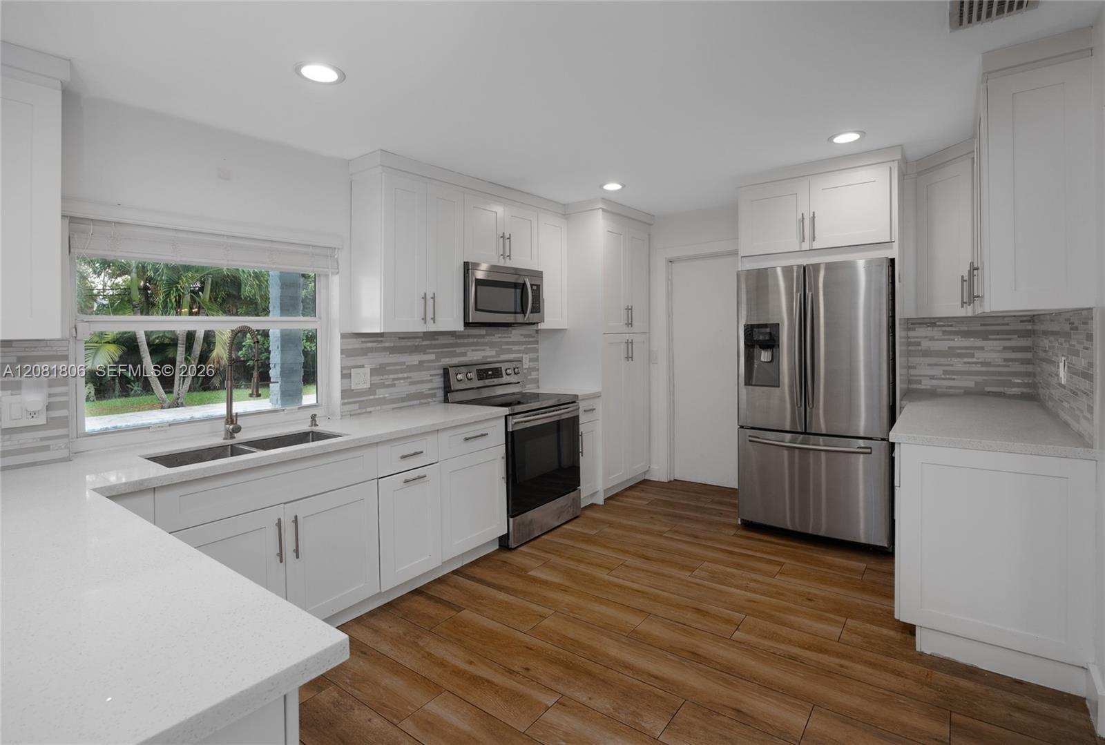 7460 NW 7th Ct, Plantation FL 33317 photo 4