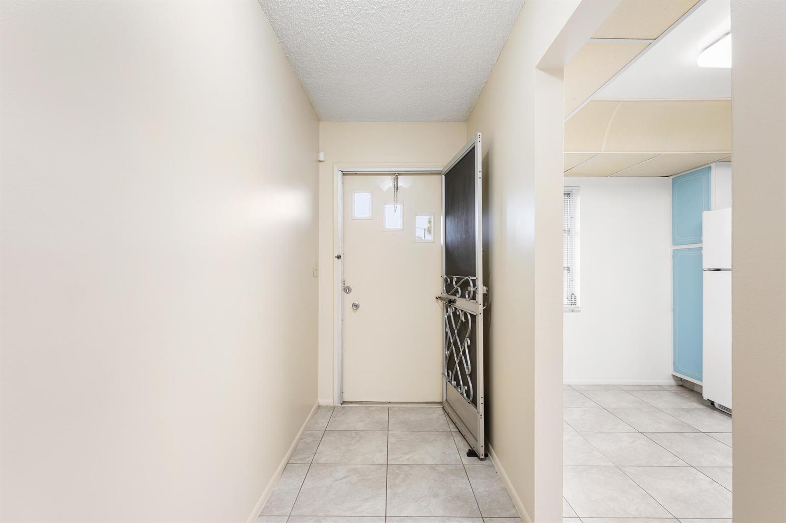 5725 FERNLEY Drive E # 47, West Palm Beach FL 33415 photo 3