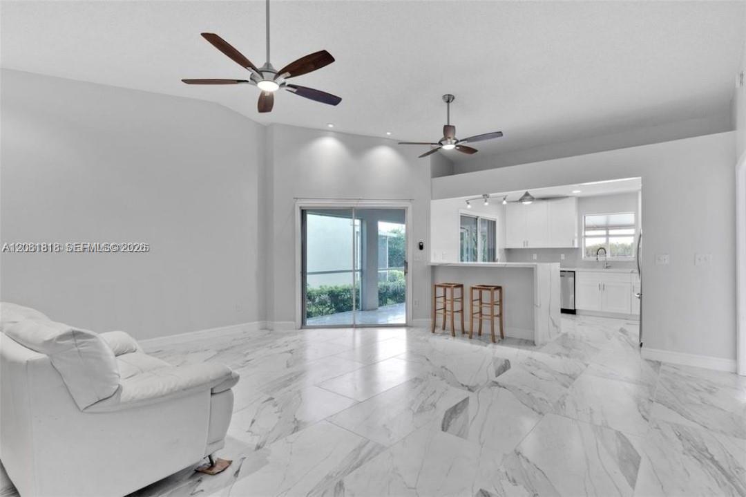 710 SE 22nd Ln, Homestead FL 33033 photo 4