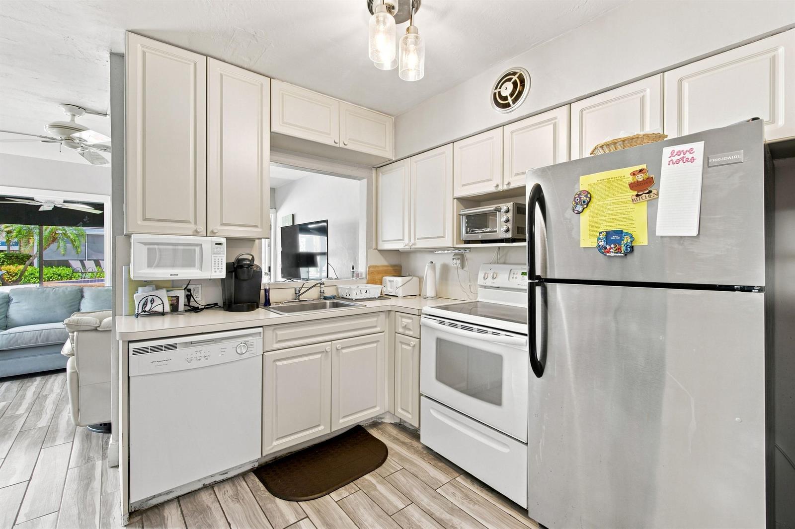 1960 NE 1ST Street # B4, Deerfield Beach FL 33441 photo 4