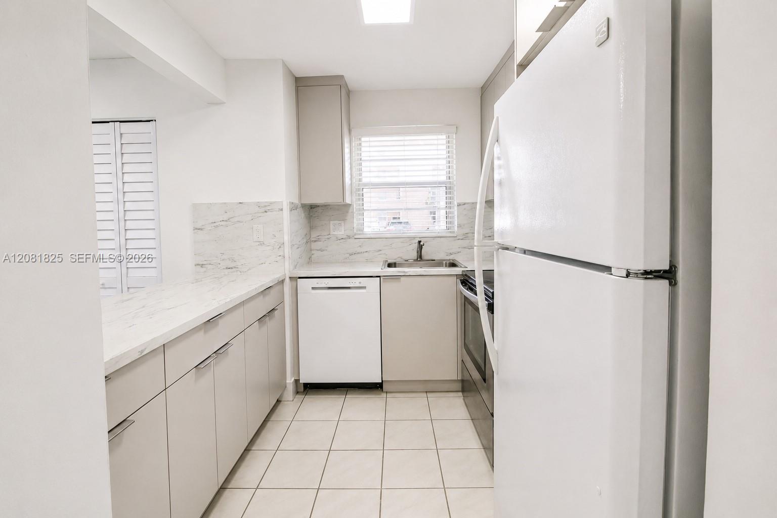 8895 Fontainebleau Blvd # 103, Miami FL 33172 photo 3