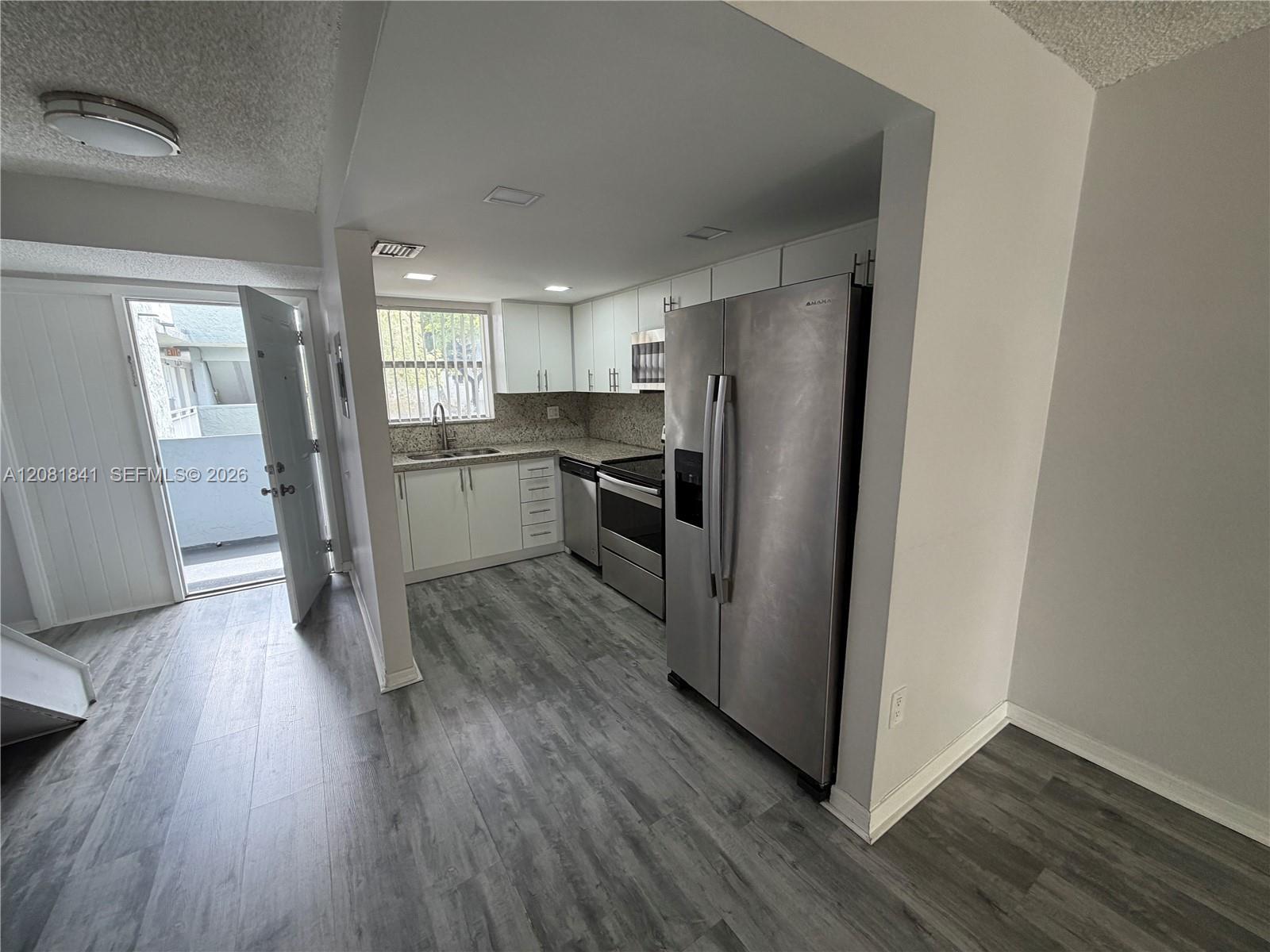 9371 Fontainebleau Blvd # I225, Miami FL 33172 photo 2