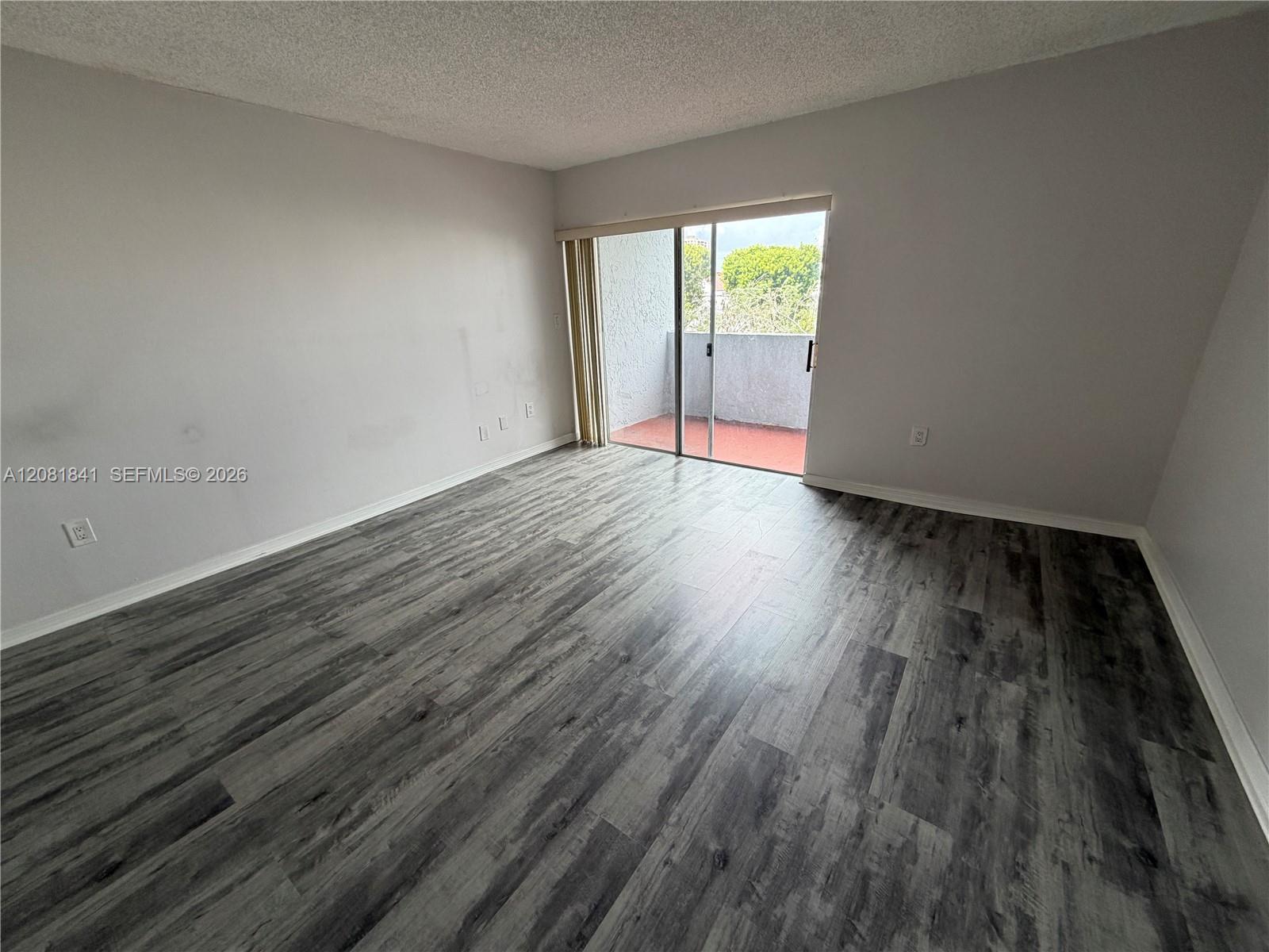 9371 Fontainebleau Blvd # I225, Miami FL 33172 photo 3