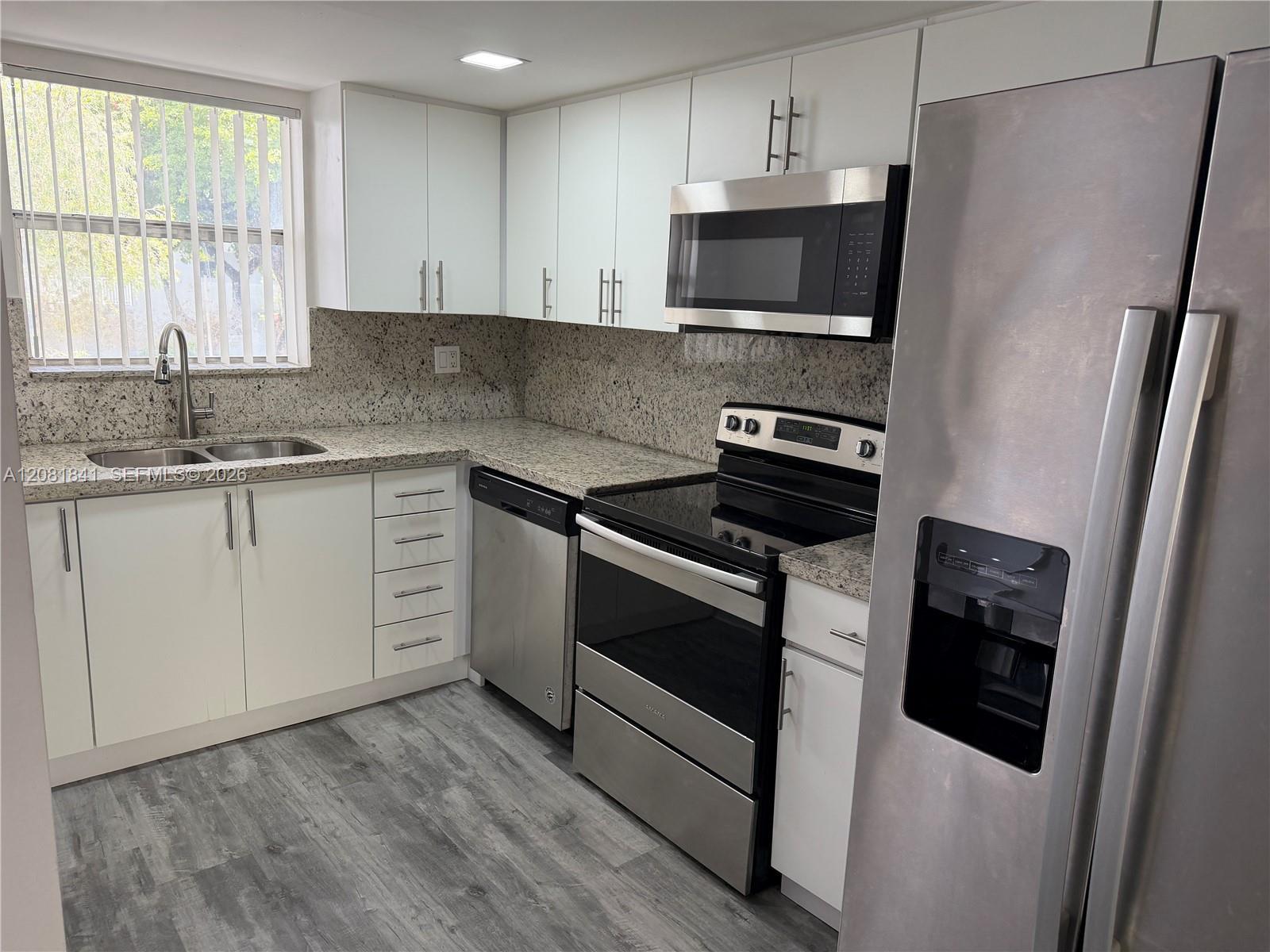 9371 Fontainebleau Blvd # I225, Miami FL 33172