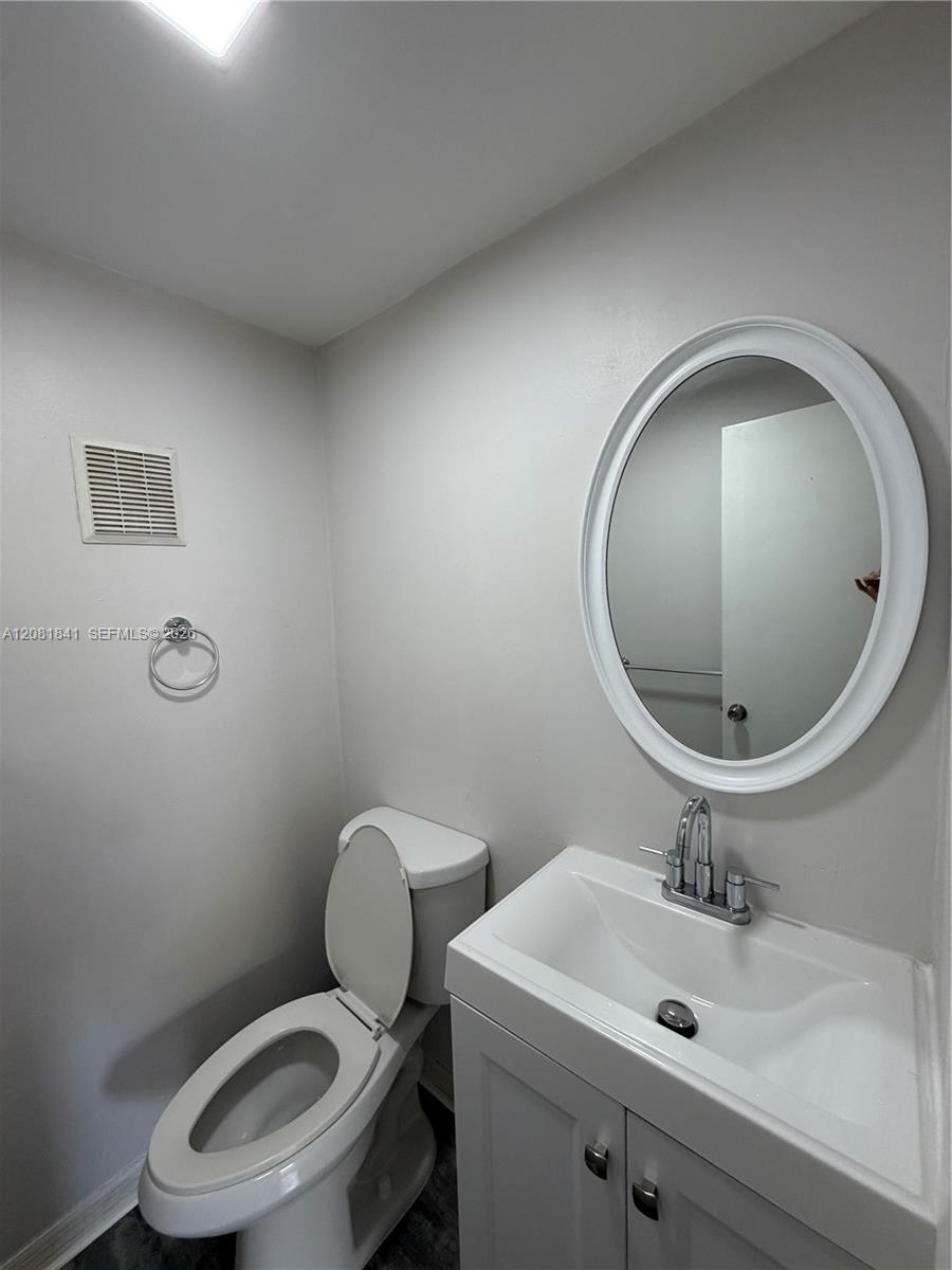 9371 Fontainebleau Blvd # I225, Miami FL 33172 photo 4
