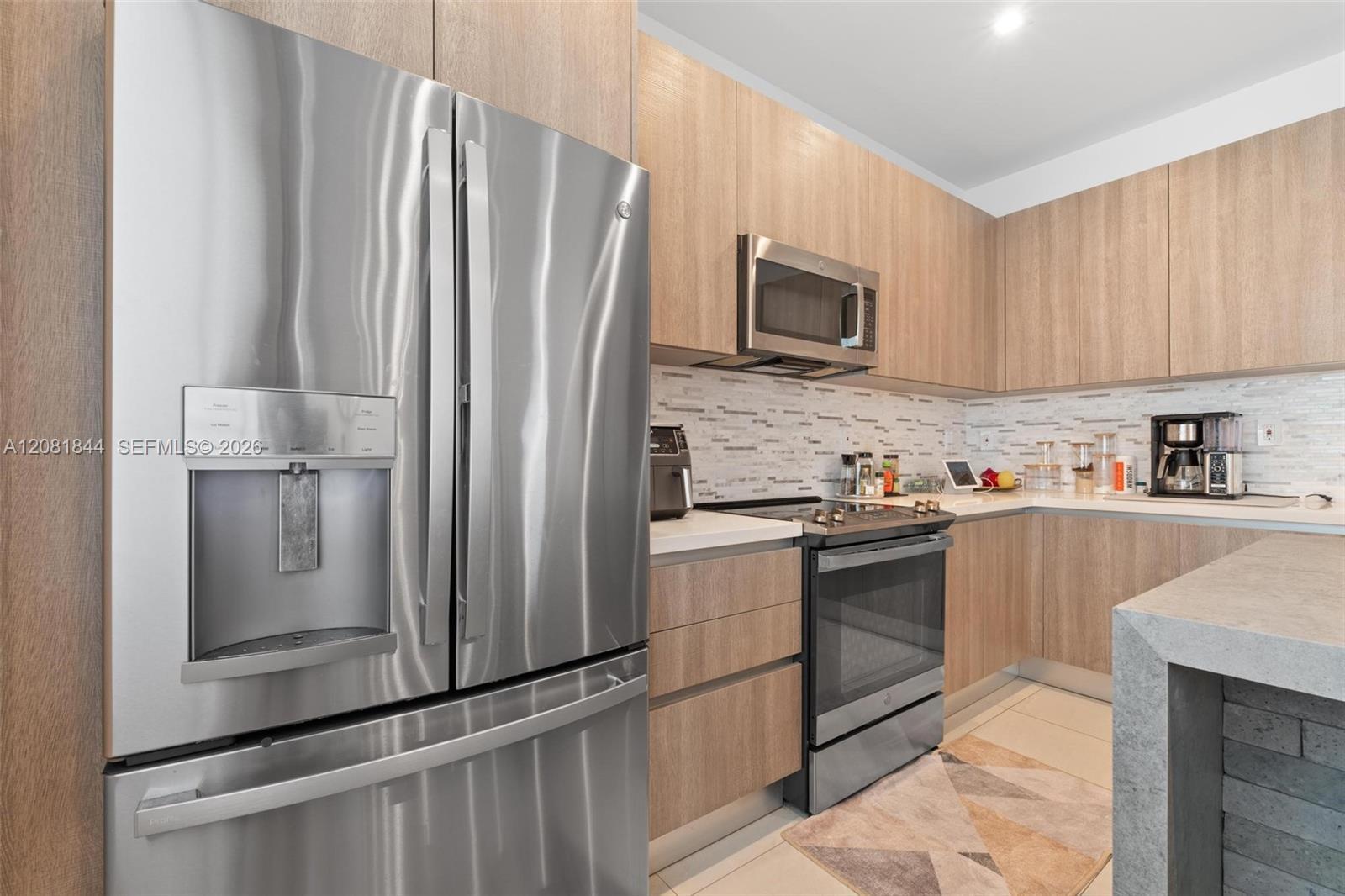 6810 NW 103rd Pl, Doral FL 33178 photo 4