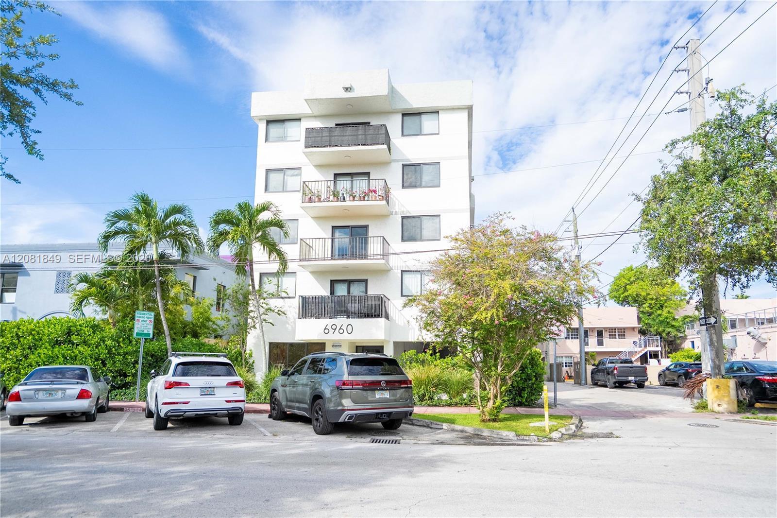 6960 Rue Vendome # 402, Miami Beach FL 33141 photo 2