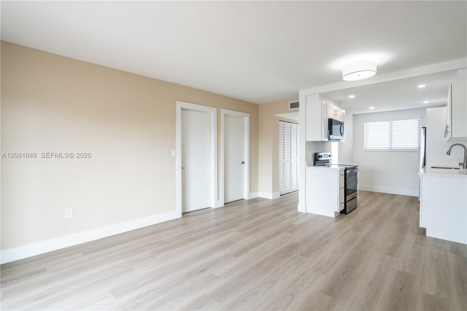 6960 Rue Vendome # 402, Miami Beach FL 33141 photo 5