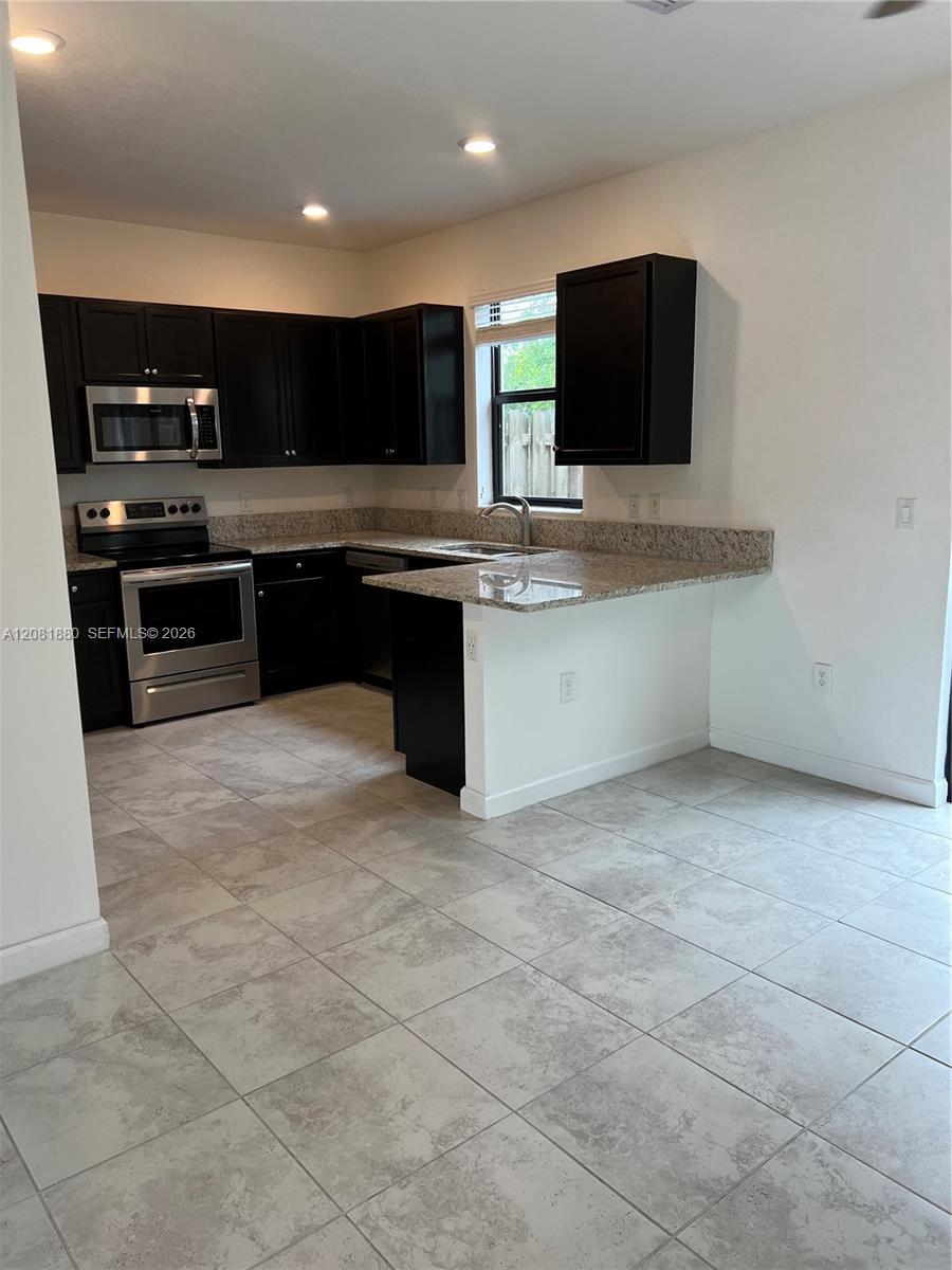 20578 NE 2nd Ct, Miami FL 33179 photo 2