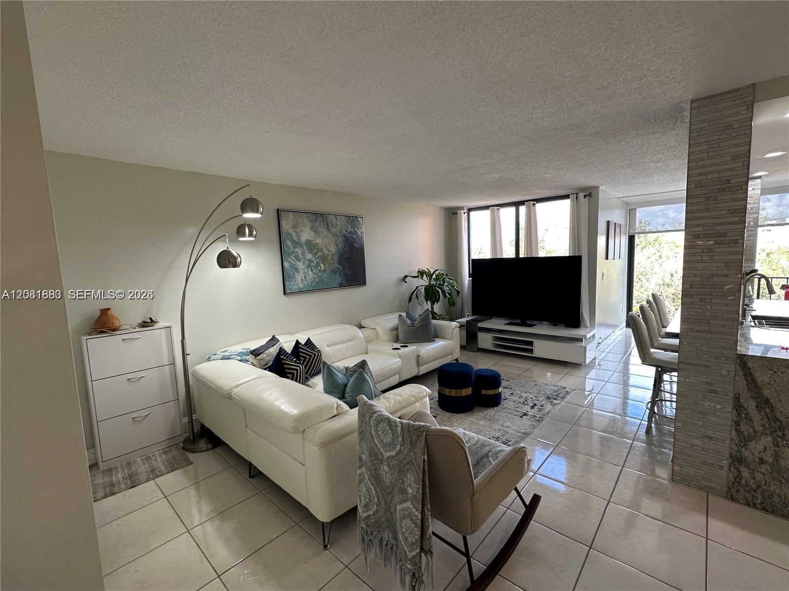 9410 W Flagler St # 410, Miami FL 33174 photo 2