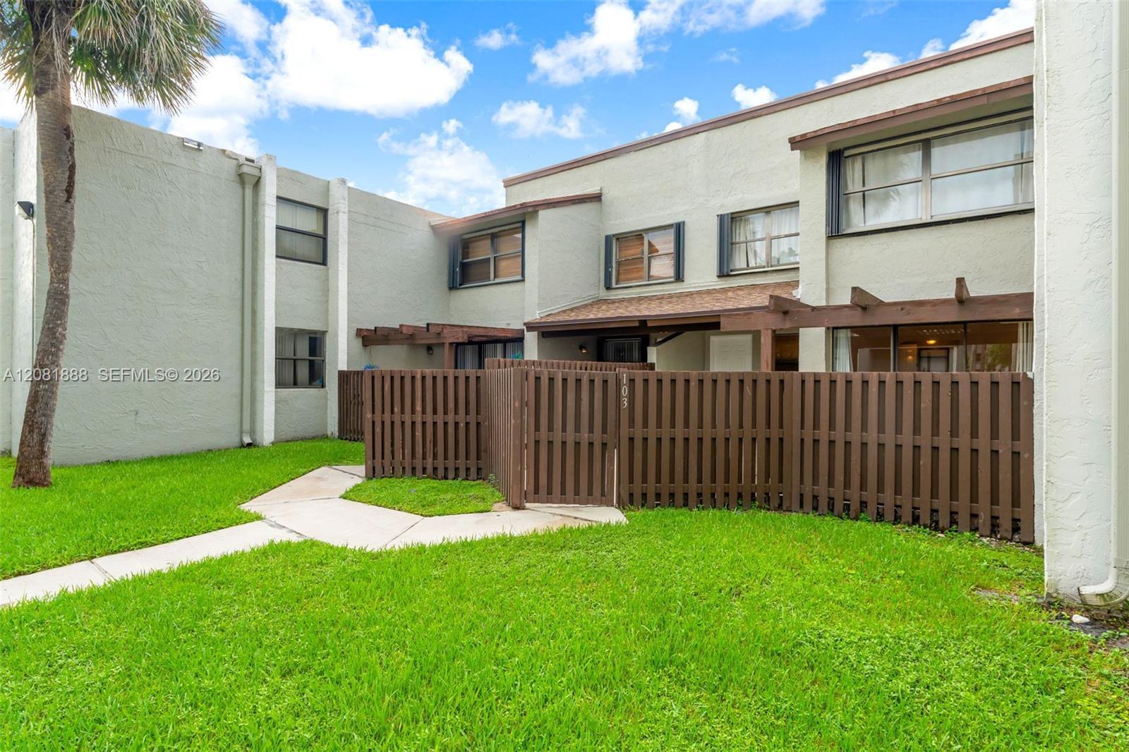 10020 NW 9th St Cir # 103, Miami FL 33172 photo 2