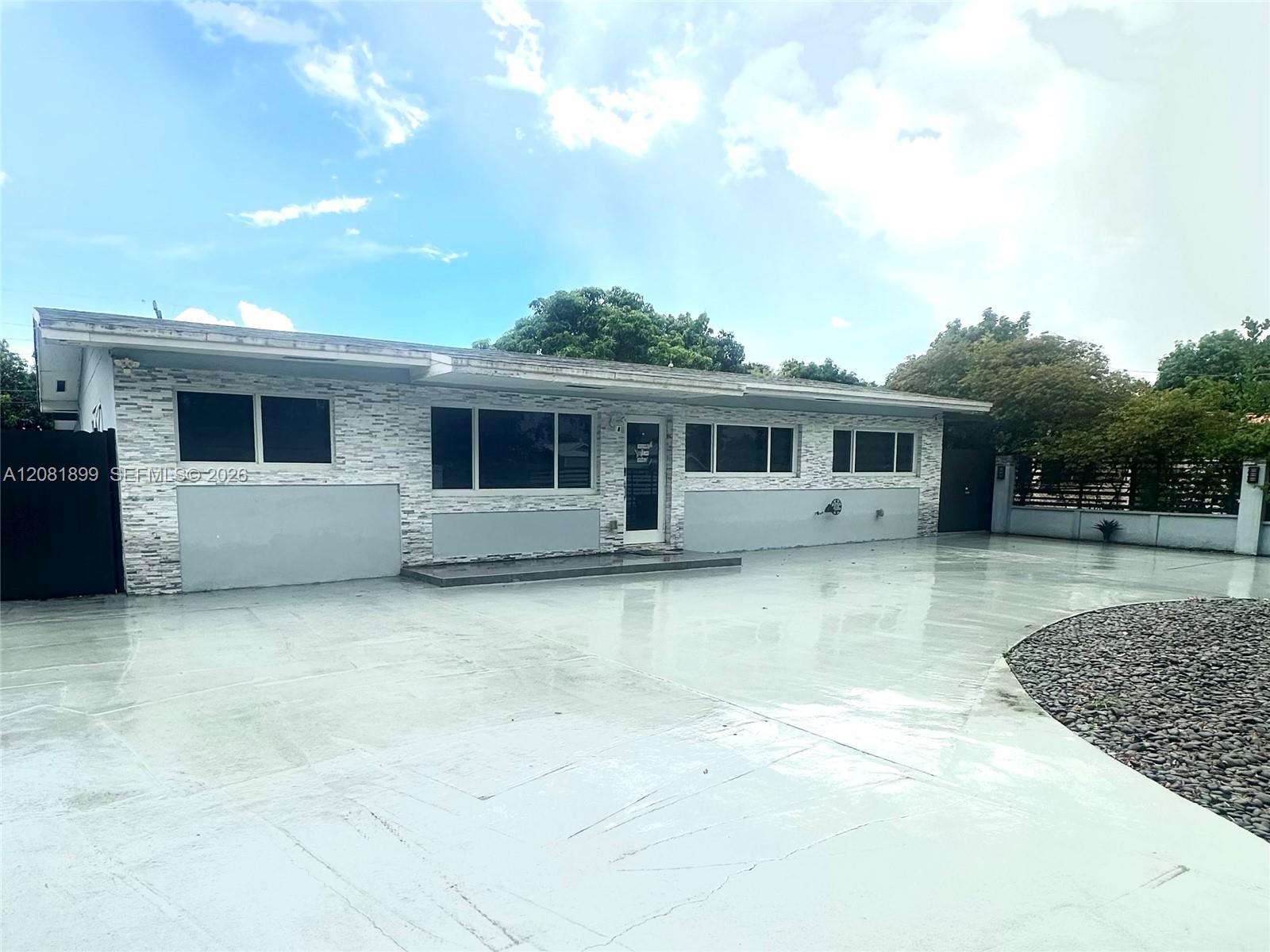 6605 W 6th Ave # 0, Hialeah FL 33012 photo 2