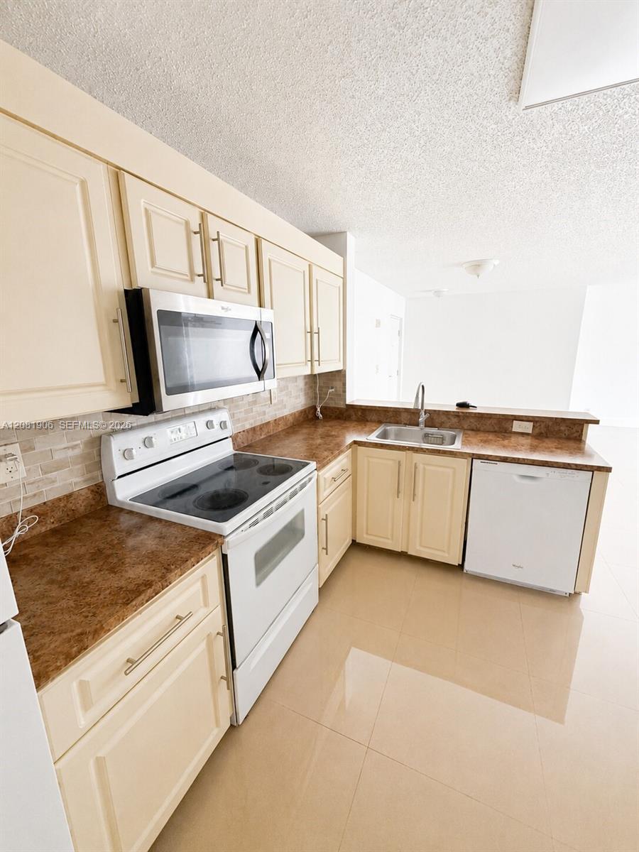 10131 W Sunrise Blvd # 204, Plantation FL 33322