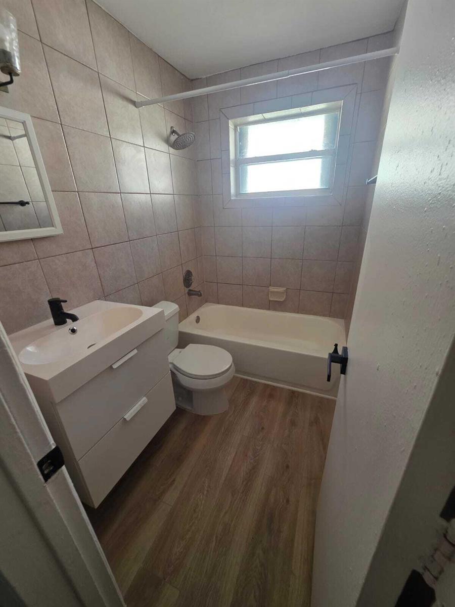 404 NE 4th Street # 1, Pompano Beach FL 33060 photo 2
