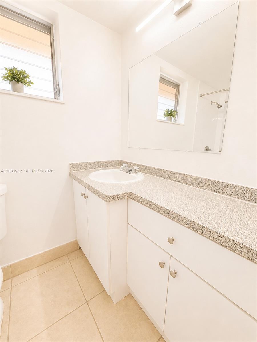 6850 W 14th Ct # B17, Hialeah FL 33014 photo 5