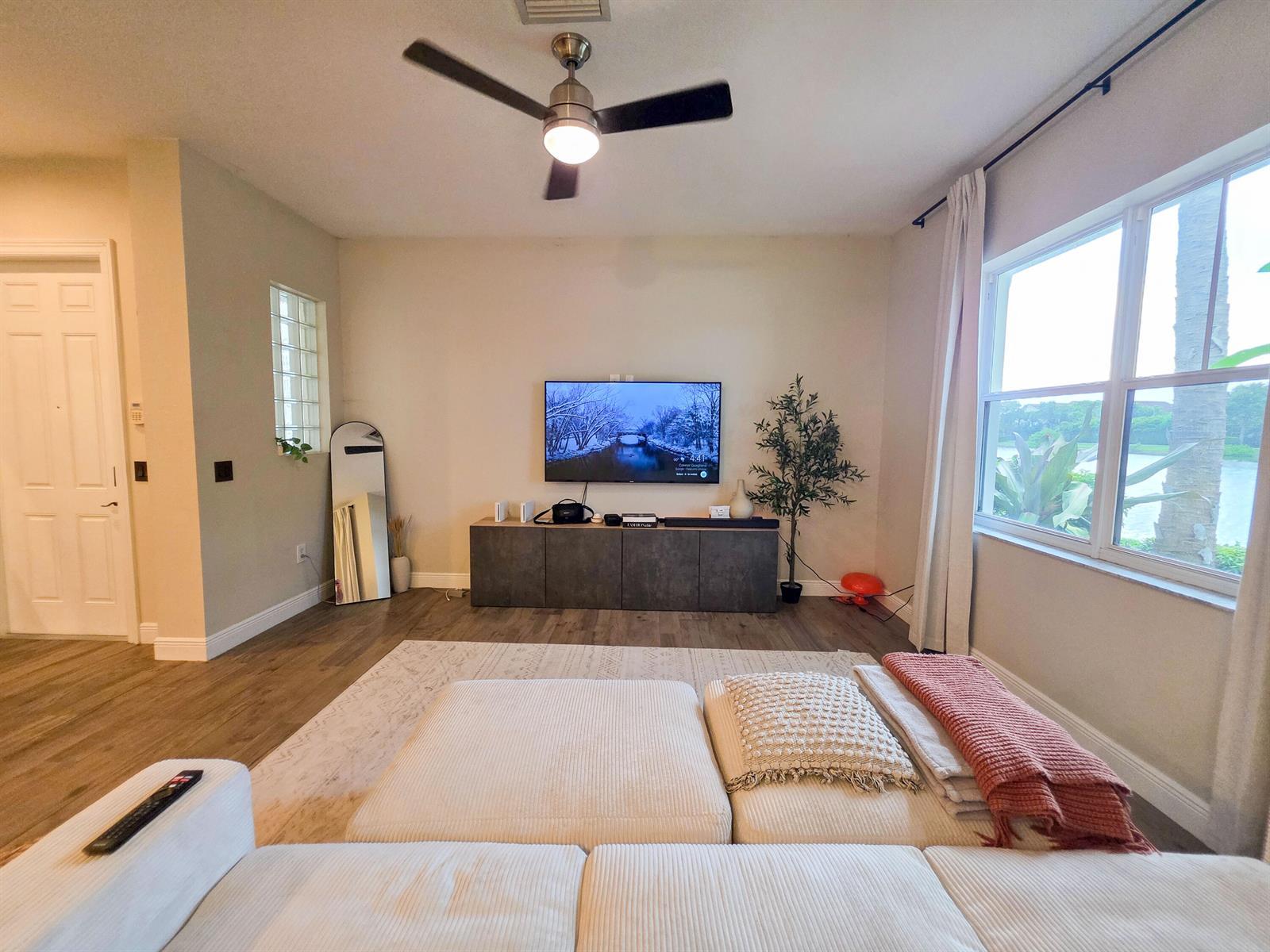 855 Marina Del Ray Lane # 1, West Palm Beach FL 33401 photo 4